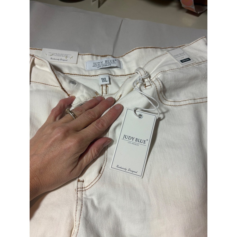 Judy Blue White Mid Rise Frayed Hem Denim Shorts Rainbow‎ Stitching Size 1XL - Picture 6 of 10